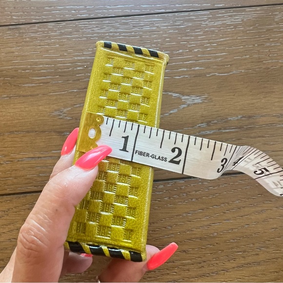 Sustainable leather embossed change purse - Picture 6 of 13